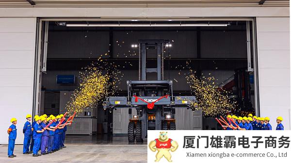 发车!徐工港口机械奔赴“东方之珠”